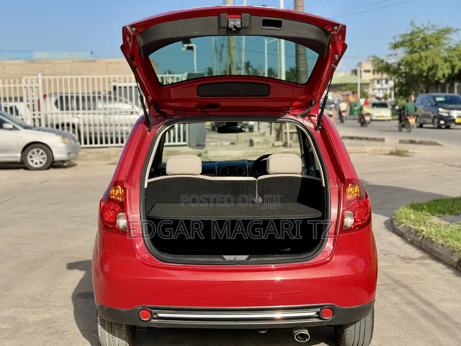 Mazda Verisa 2010 Red