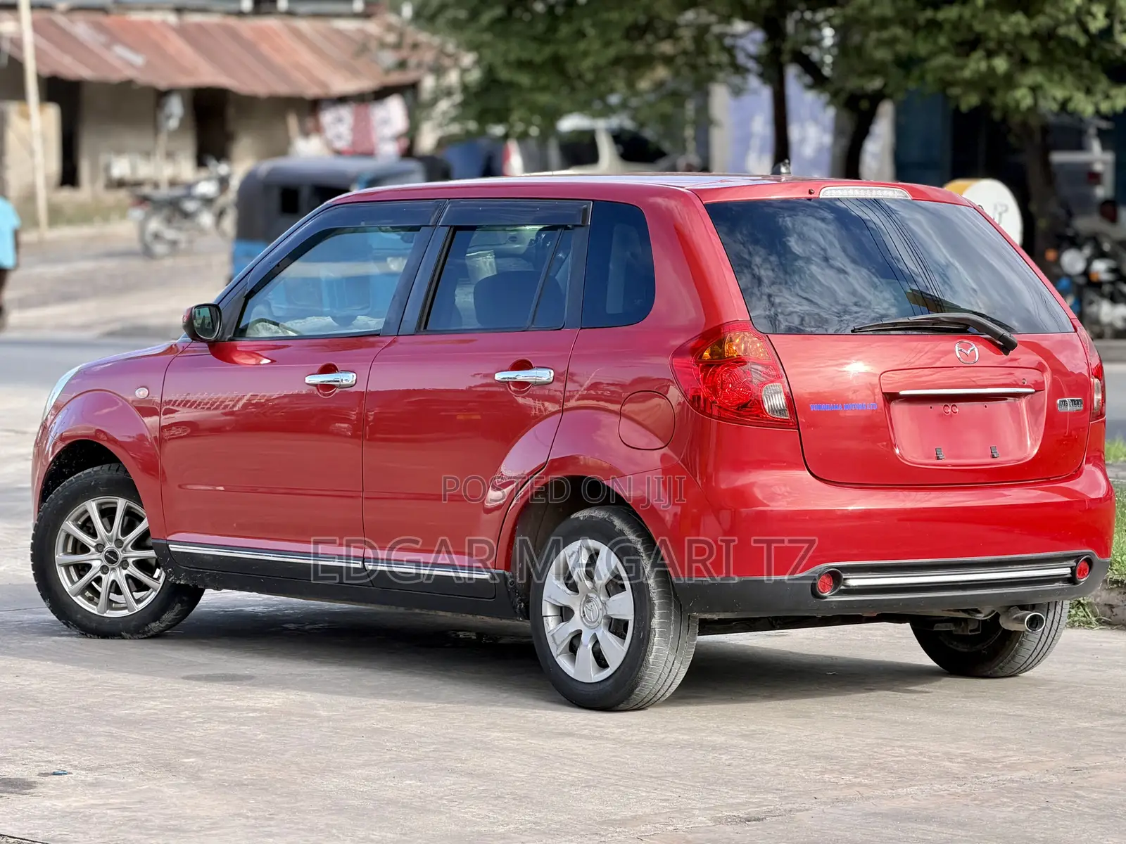 Mazda Verisa 2010 Red