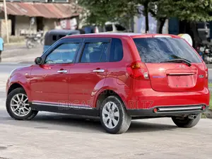 Mazda Verisa 2010 Red