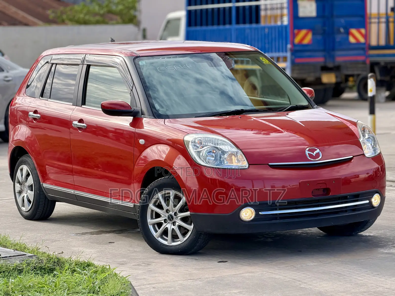 Mazda Verisa 2010 Red