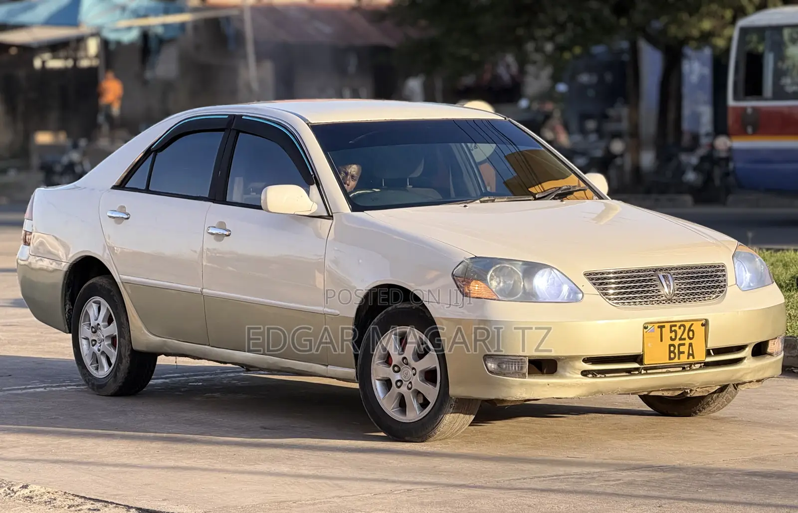 Toyota Mark II 2002 White