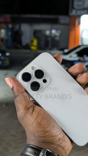 New Apple iPhone 16 Pro 256 GB Silver