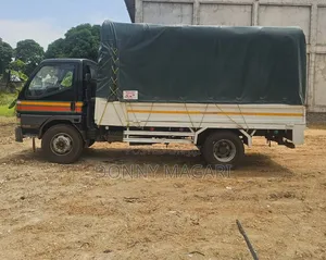 Mitsubishi Canter 2004 Green