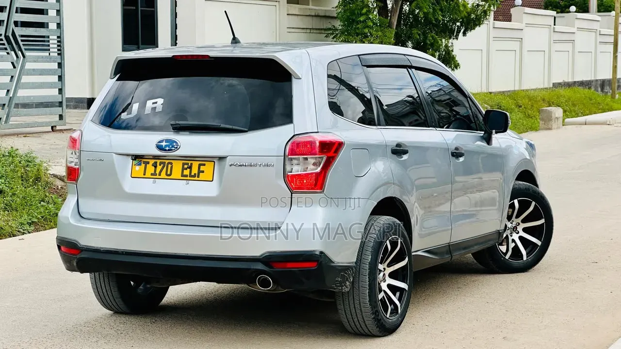 Subaru Forester 2011 Silver