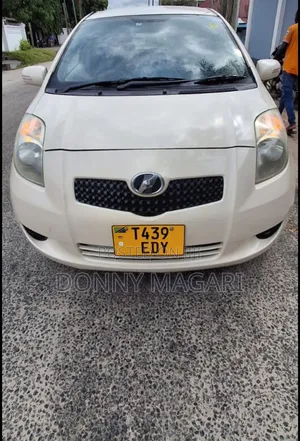 Toyota Vitz 2006 White