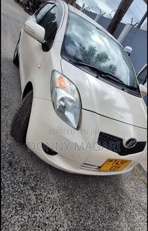 Toyota Vitz 2006 White
