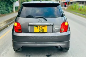 Toyota IST 2005 Gray
