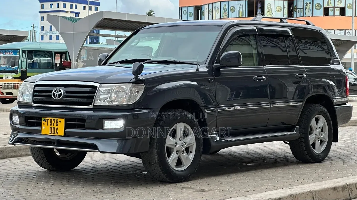 Toyota Land Cruiser 2005 Black