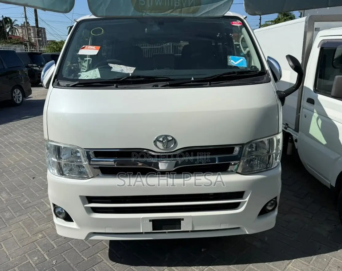 Toyota HiAce 2011 White