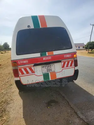 Toyota HiAce 1996 White