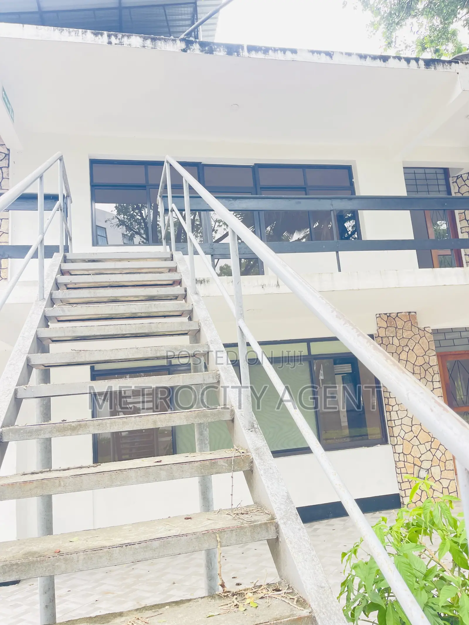 8bdrm House in Standalone, Masaki for rent
