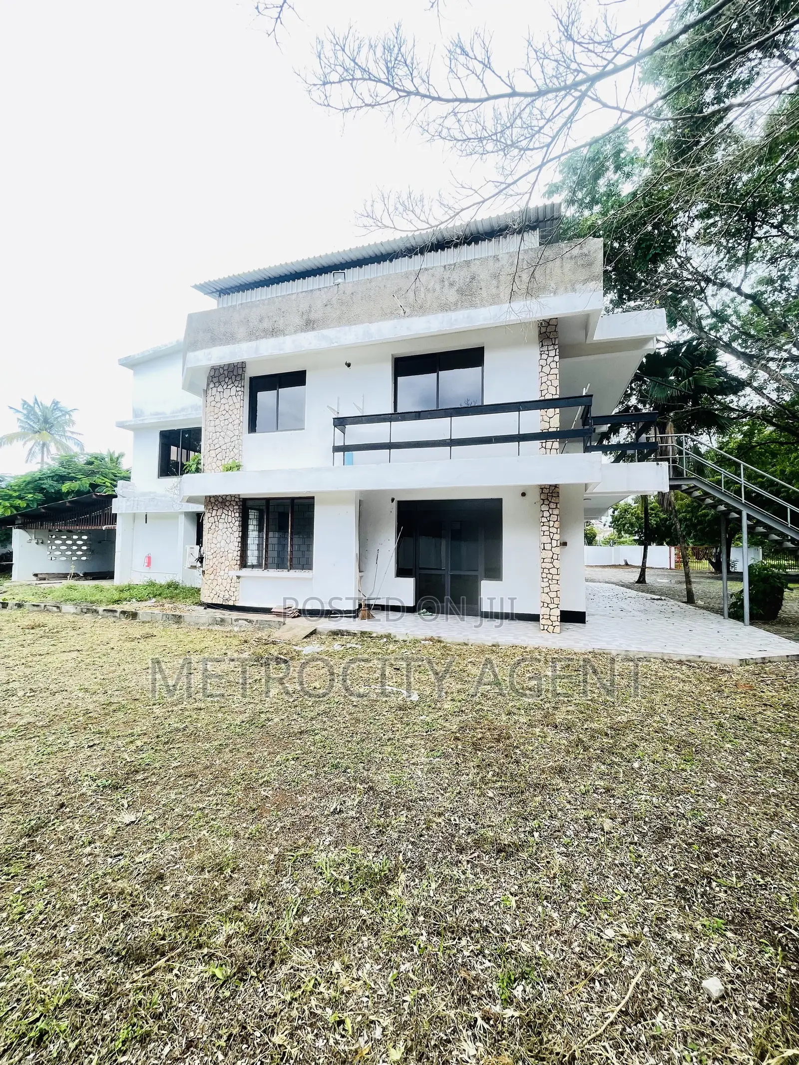 8bdrm House in Standalone, Masaki for rent