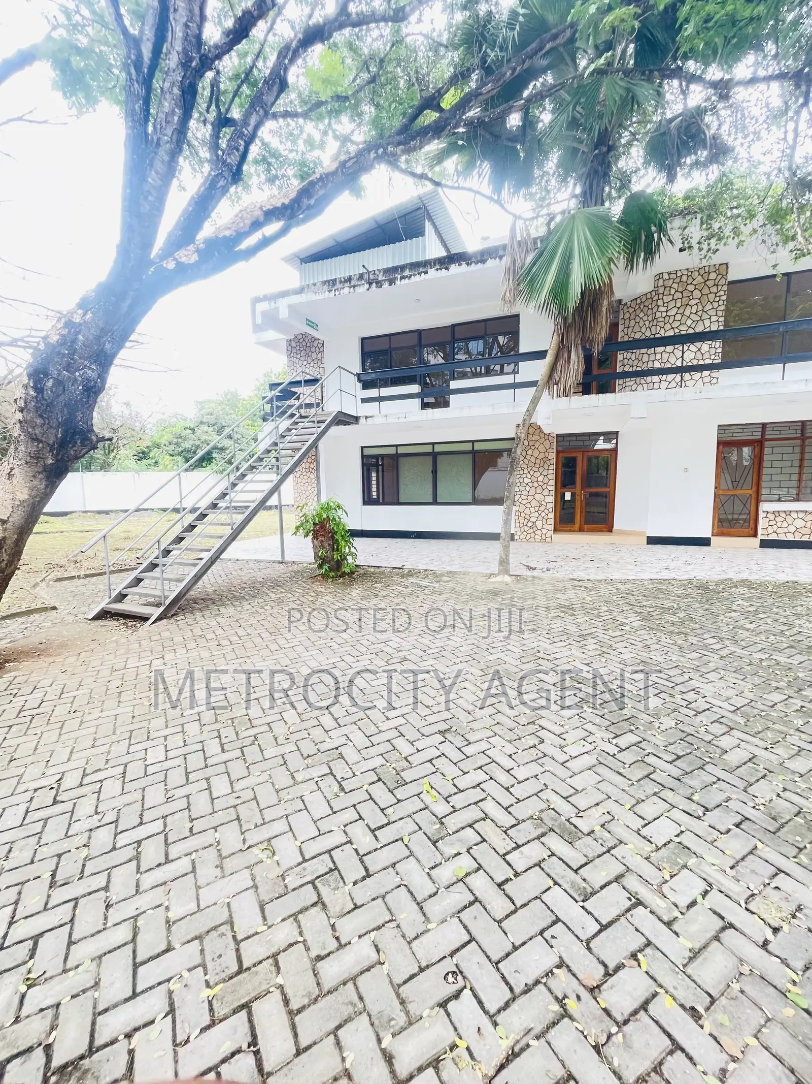 8bdrm House in Standalone, Masaki for rent