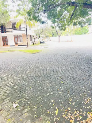 8bdrm House in Standalone, Masaki for rent