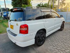Toyota Kluger 2004 White