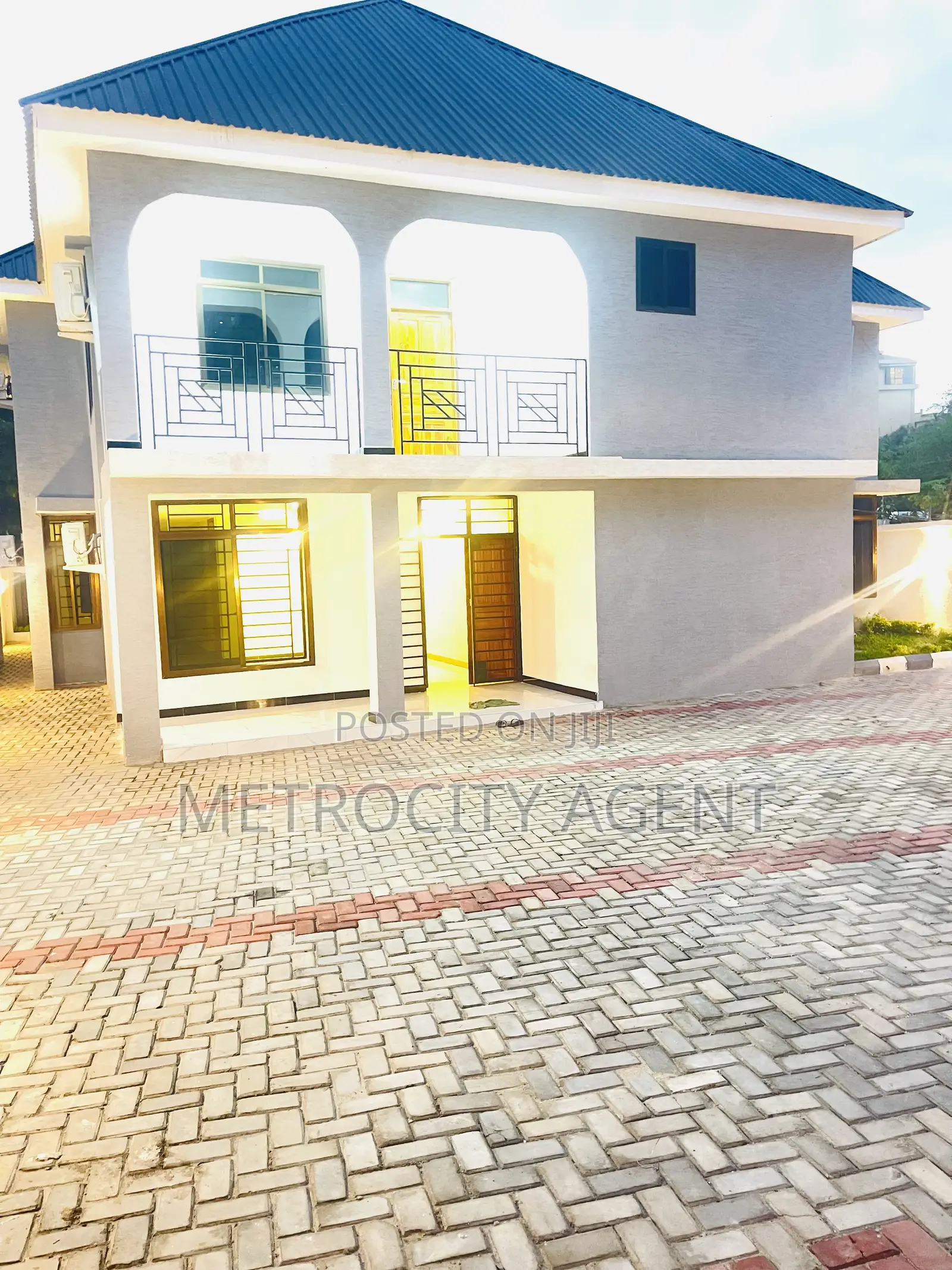 7bdrm House in Stand Alone, Masaki for rent