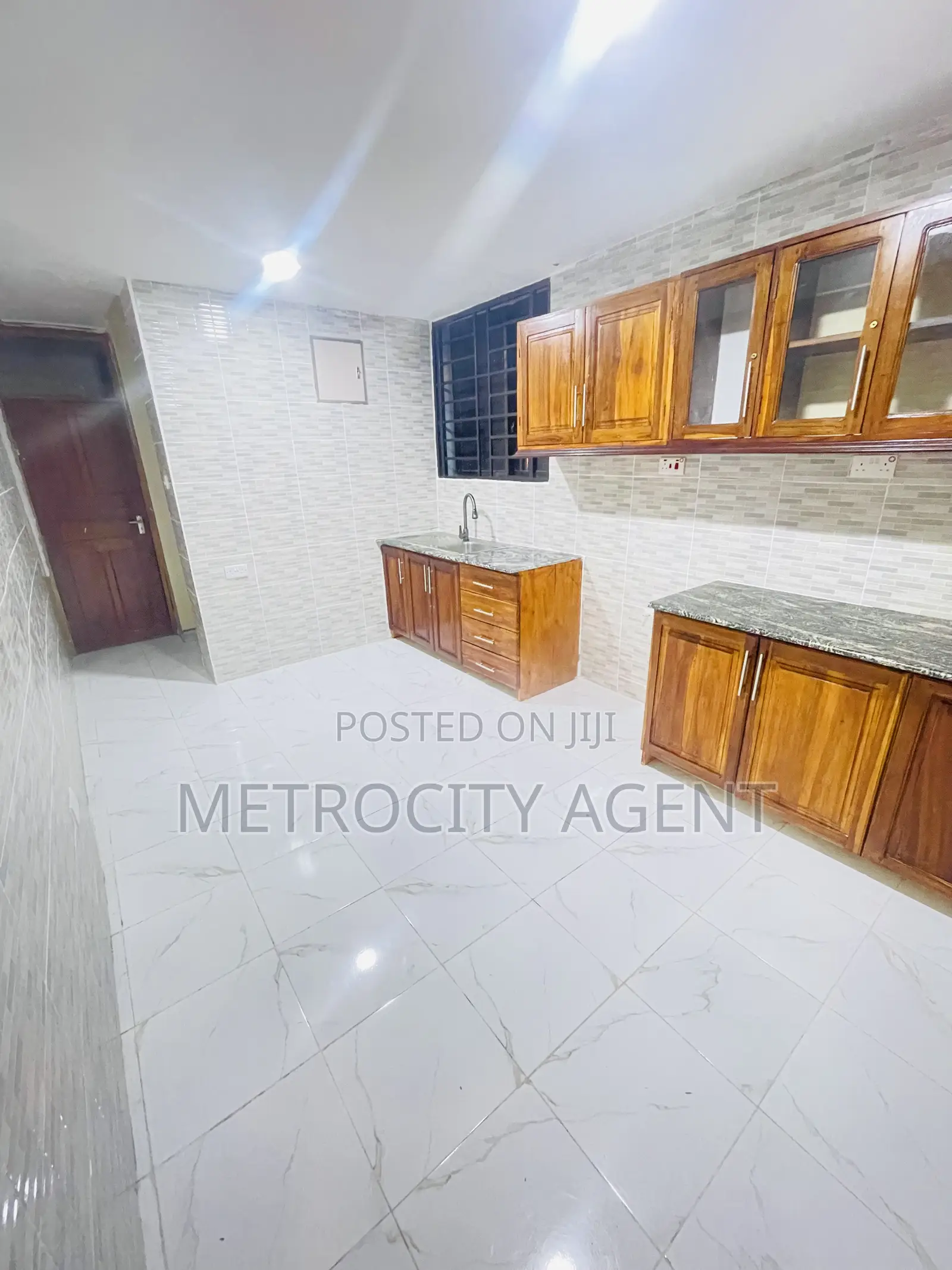 7bdrm House in Stand Alone, Masaki for rent