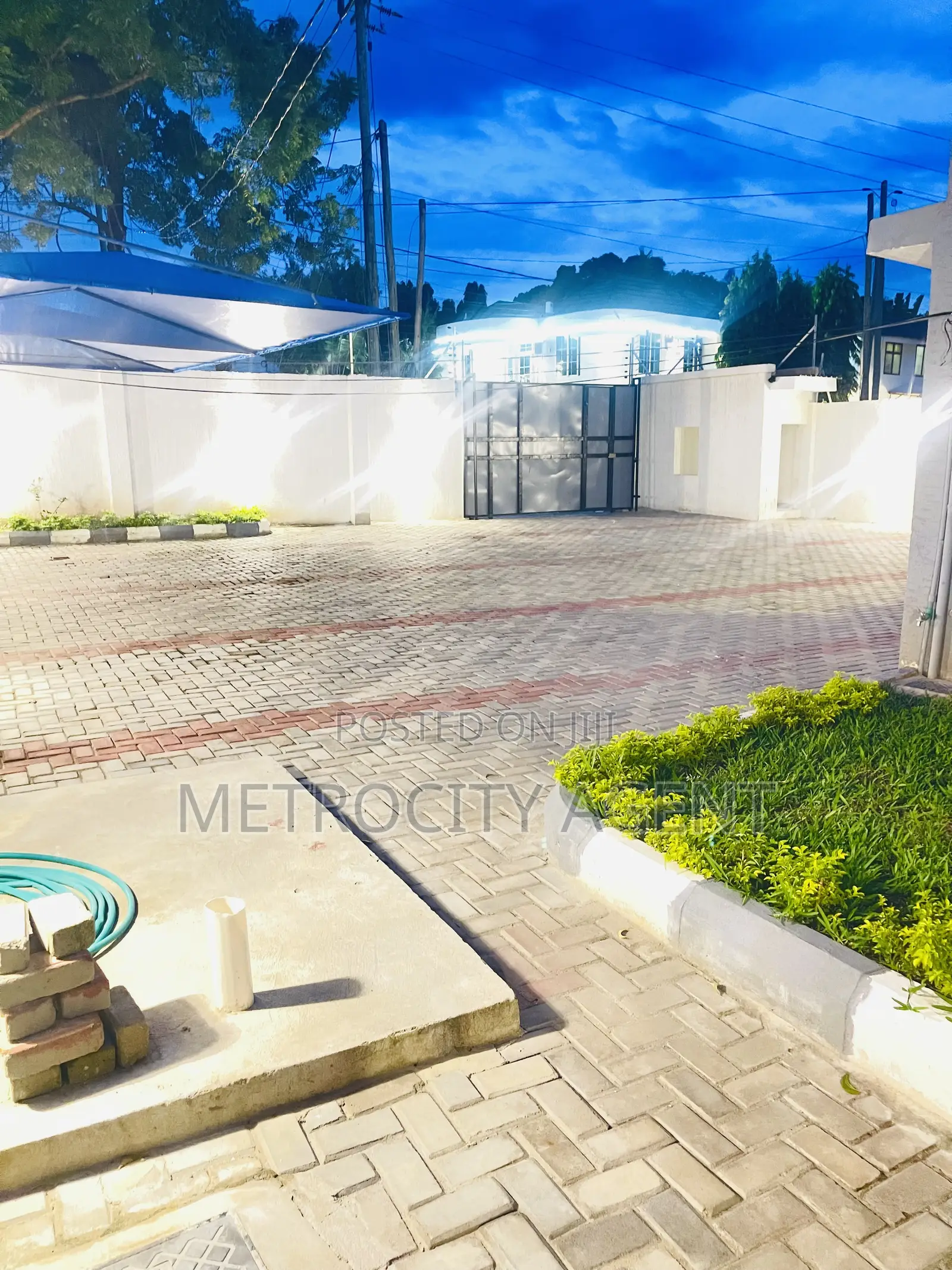 7bdrm House in Stand Alone, Masaki for rent