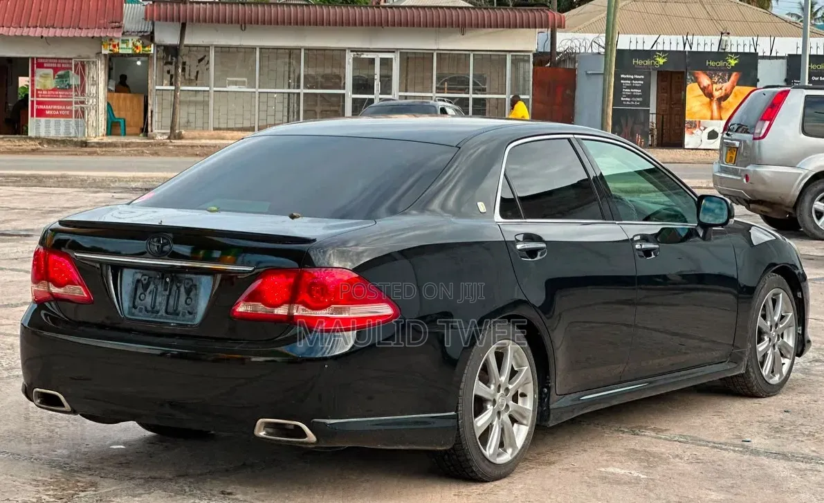 Toyota Crown 2009 Black
