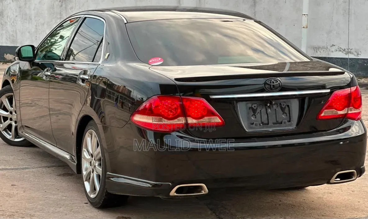 Toyota Crown 2009 Black