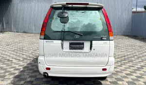 Toyota TownAce Noah 1998 White