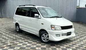 Toyota TownAce Noah 1998 White