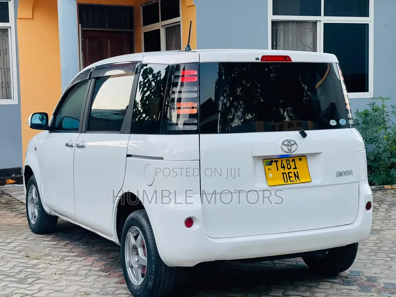 Toyota Sienta 2005 White