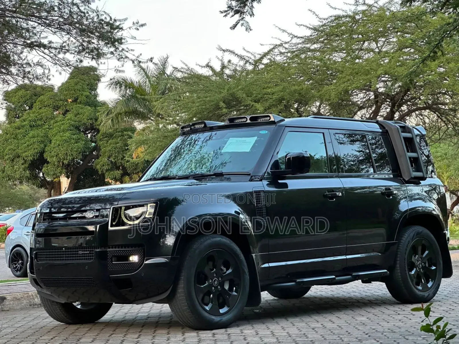 Land Rover Defender 2023 Black