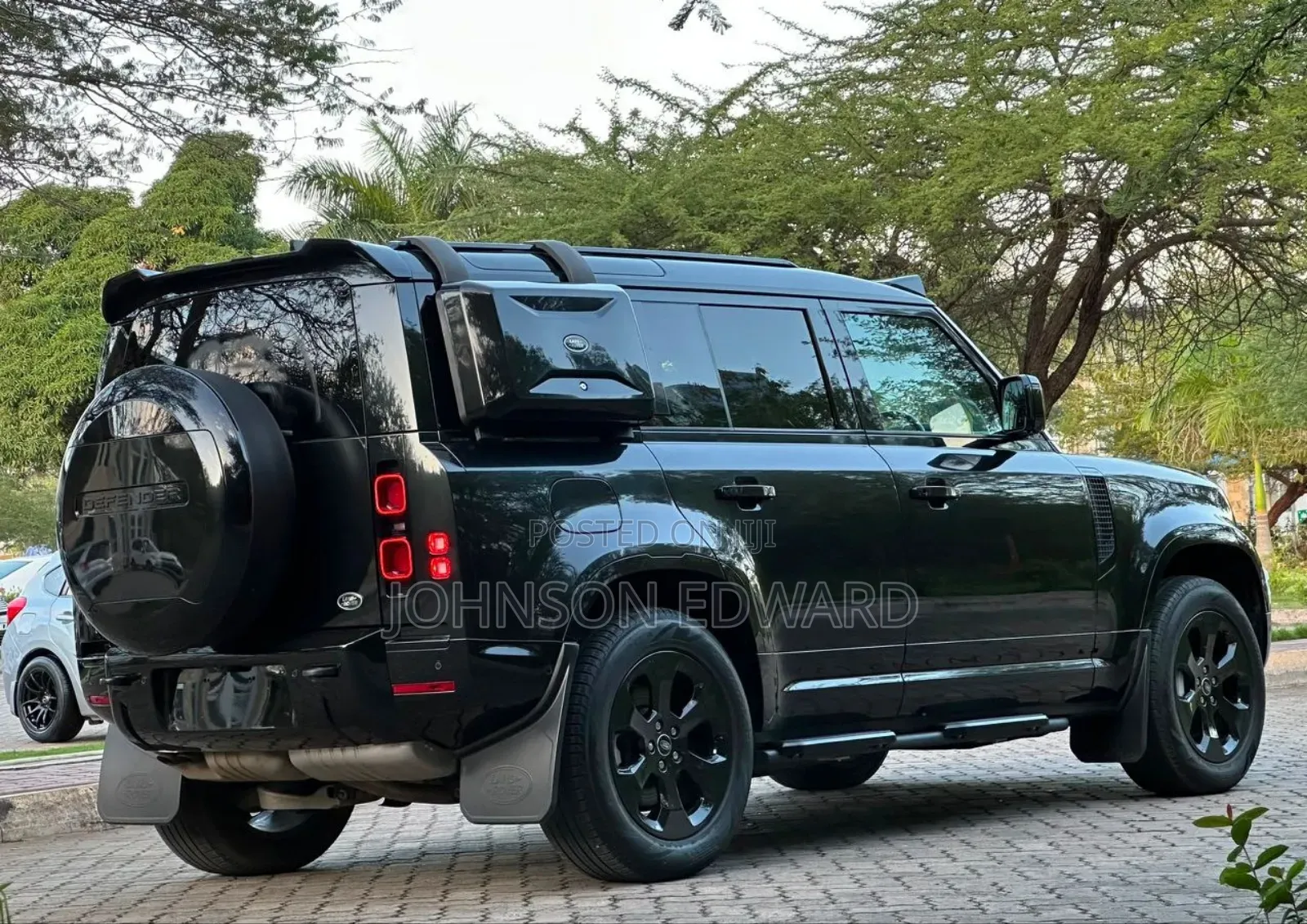 Land Rover Defender 2023 Black