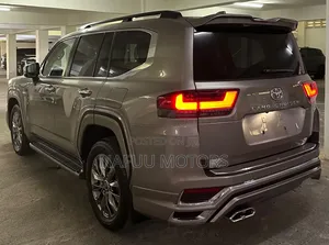 Toyota Land Cruiser 2023 Gray