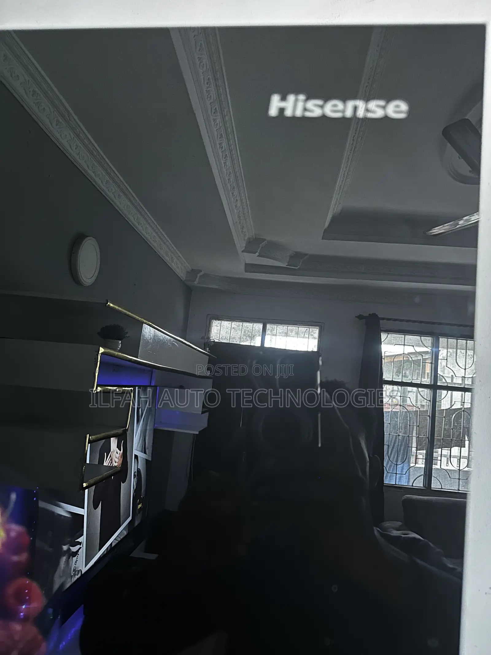 Jokofu Hisense Side by Side – Luxury Black Glass Design