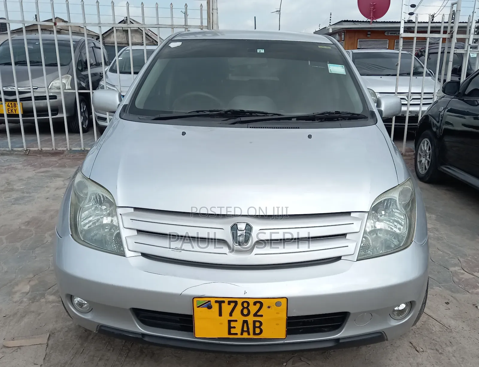 Toyota IST 2004 Silver