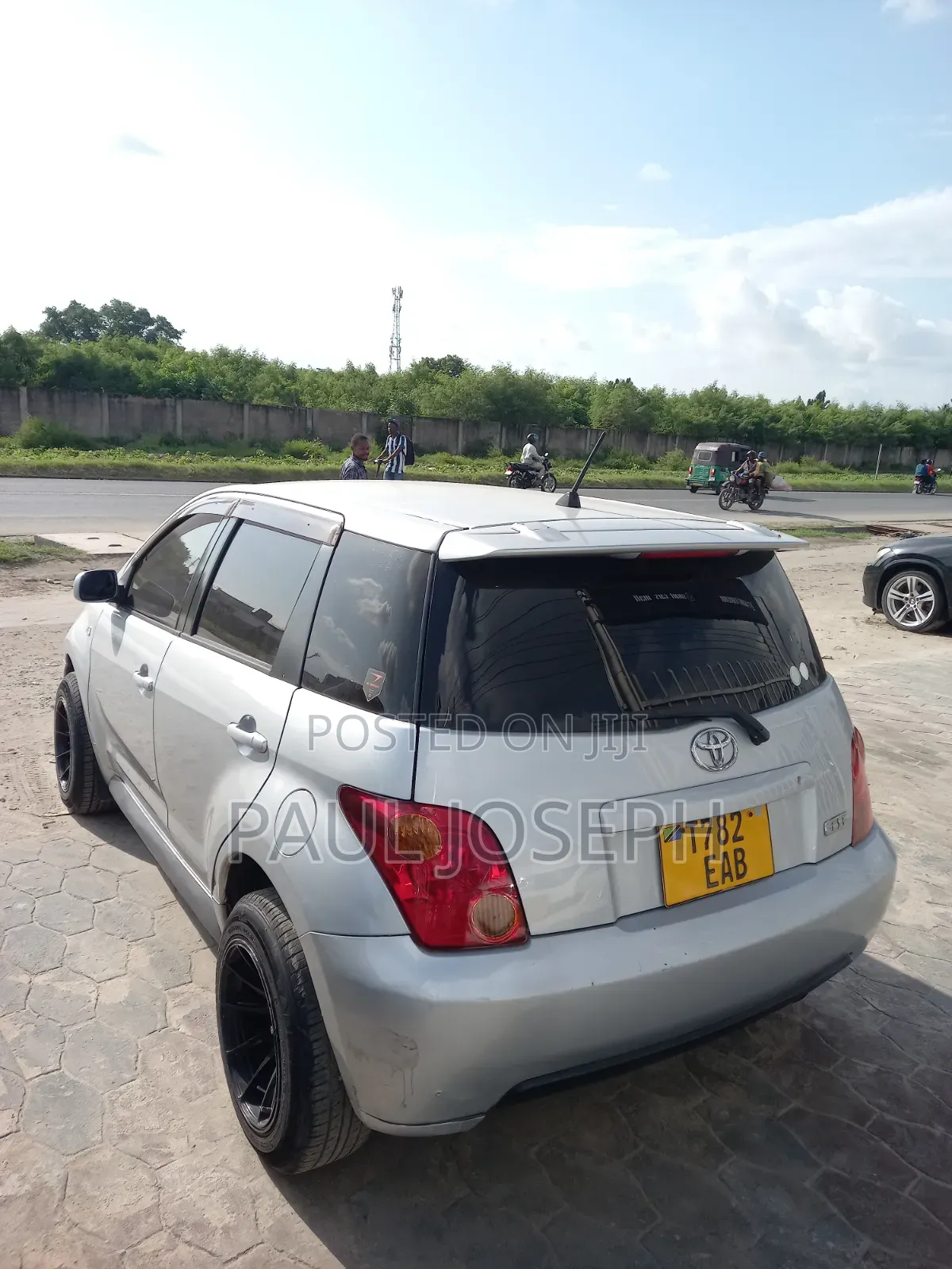 Toyota IST 2004 Silver
