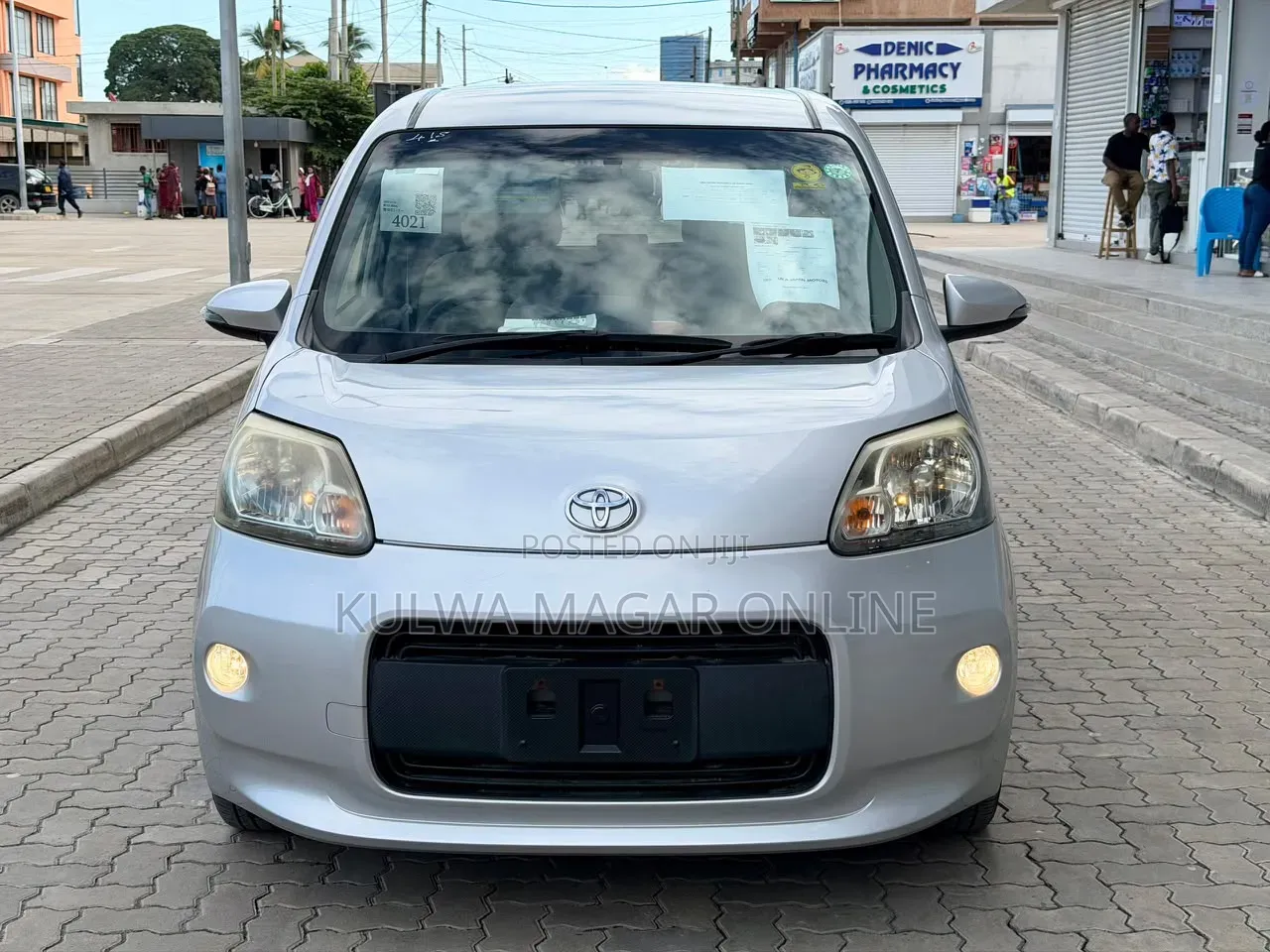 Toyota Porte 2012 Silver