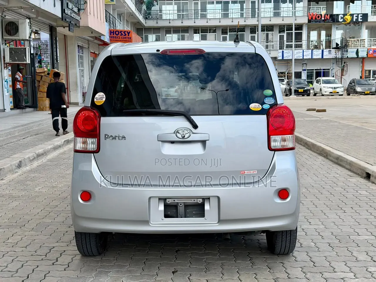 Toyota Porte 2012 Silver