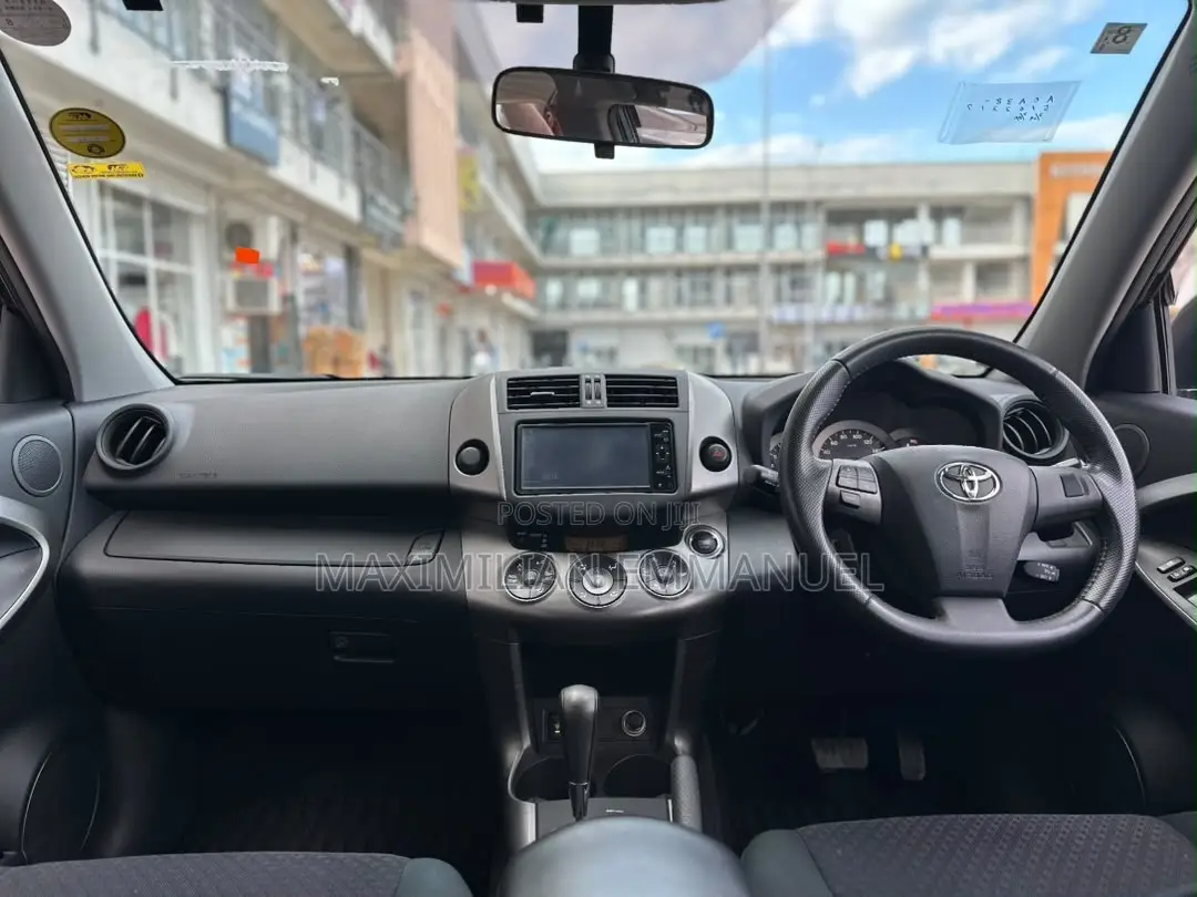 Toyota Vanguard 2011 Black