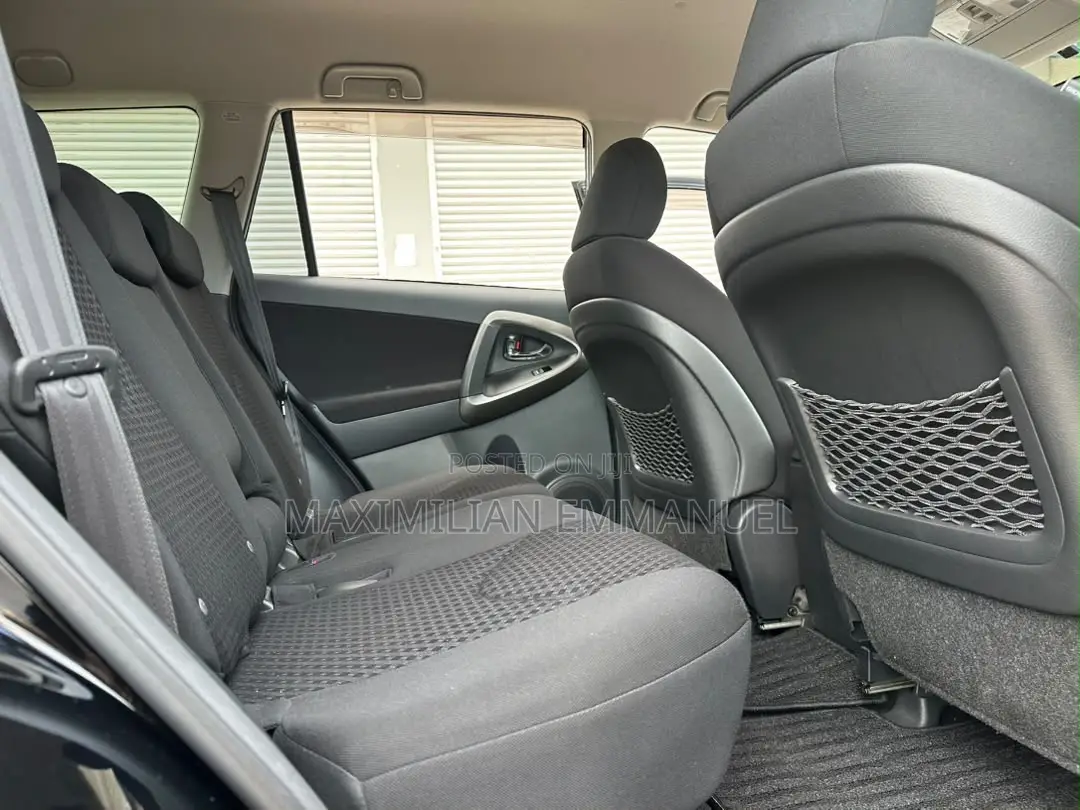 Toyota Vanguard 2011 Black