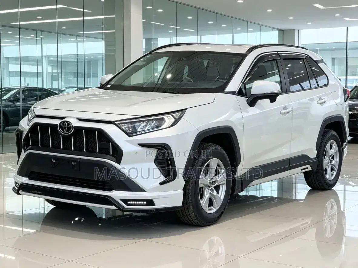 Toyota RAV4 2021 White