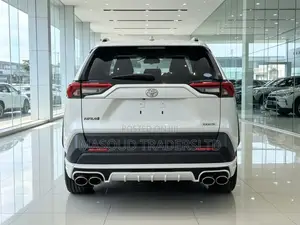 Toyota RAV4 2021 White