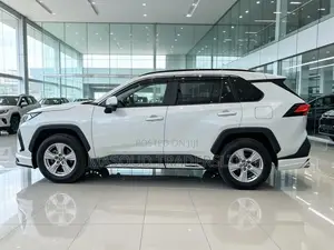 Toyota RAV4 2021 White