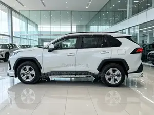 Toyota RAV4 2021 White