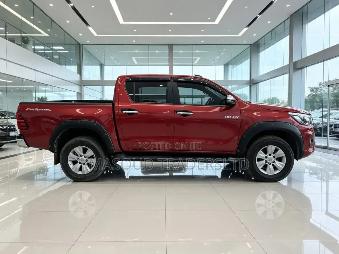 Toyota Hilux 2018 Red