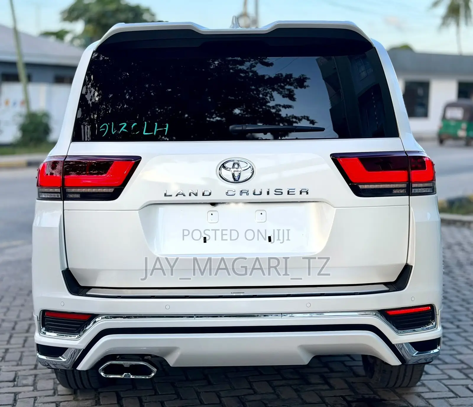 Toyota Land Cruiser 2025 White