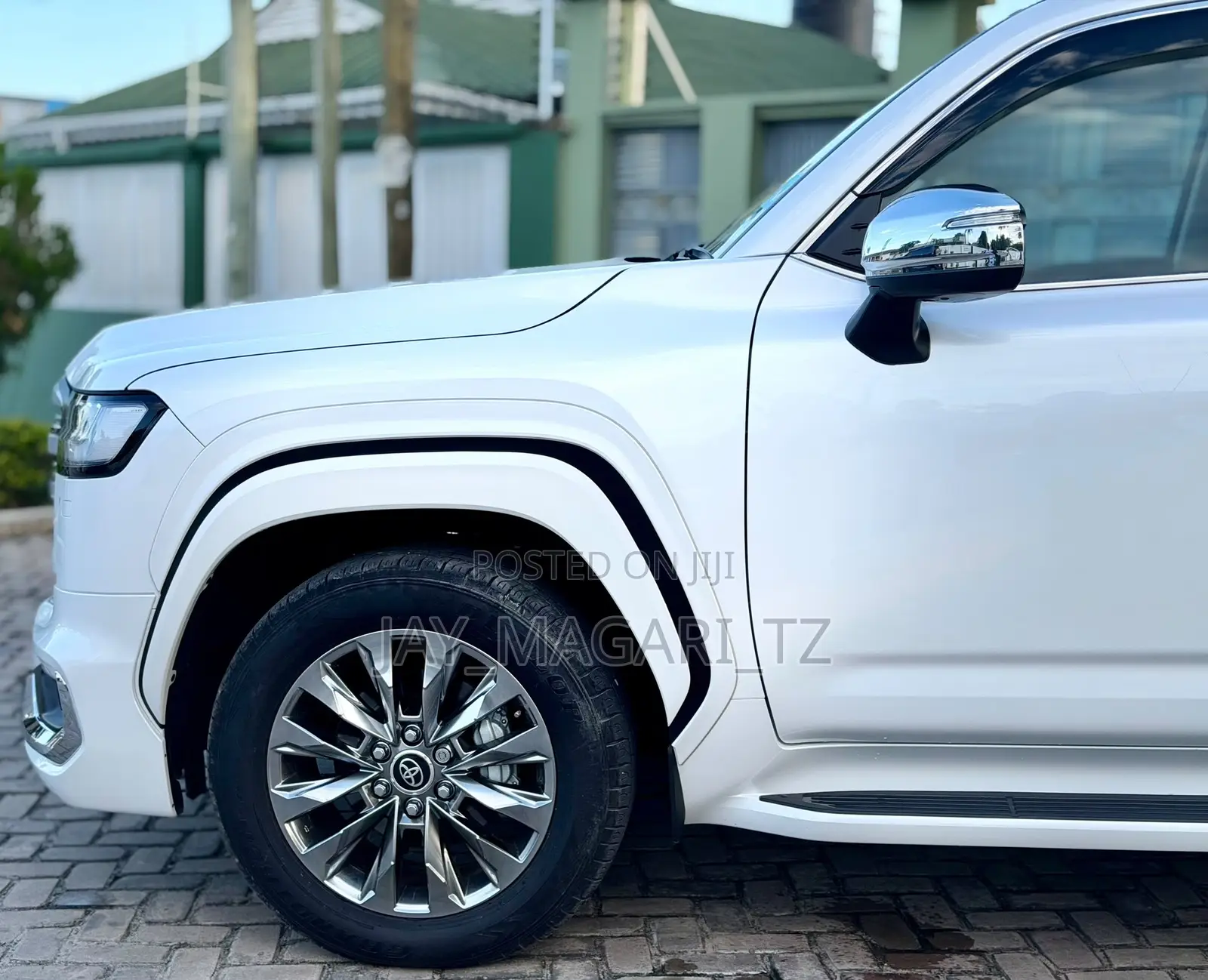 Toyota Land Cruiser 2025 White