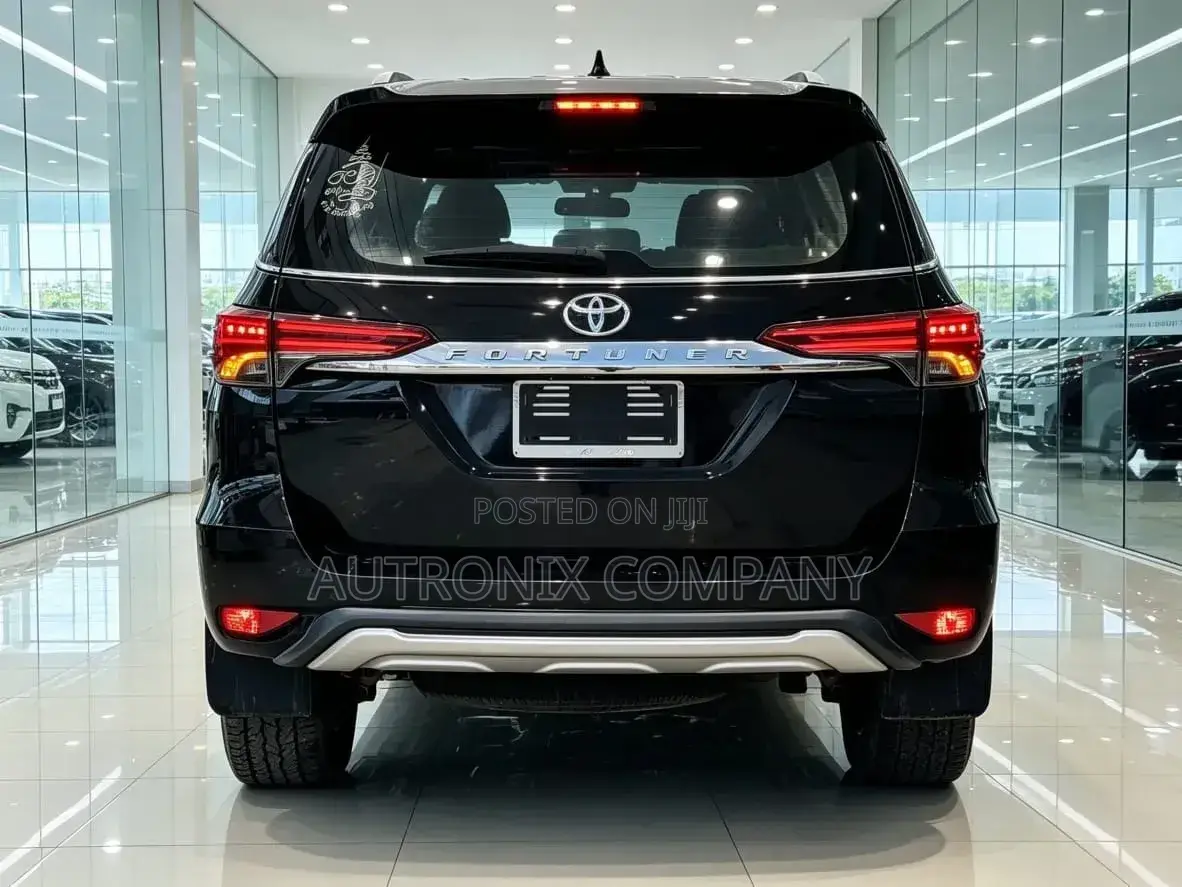 Toyota Fortuner 2017 Black