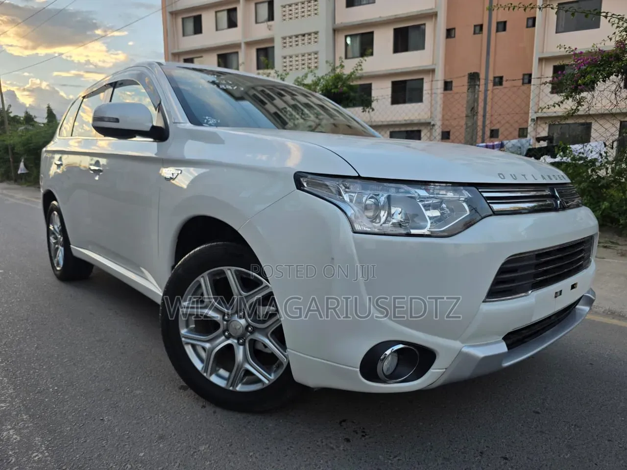 Mitsubishi Outlander 2015 White