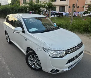 Mitsubishi Outlander 2015 White