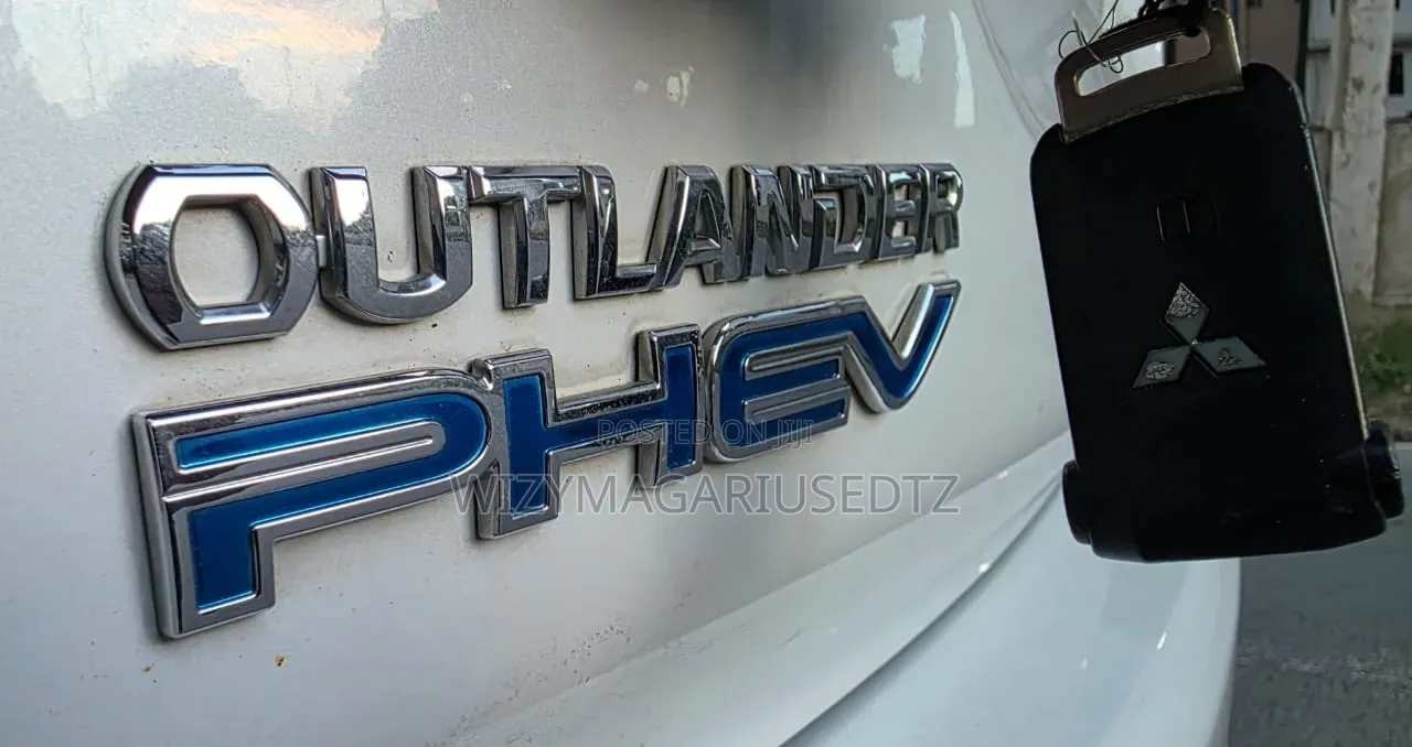 Mitsubishi Outlander 2015 White