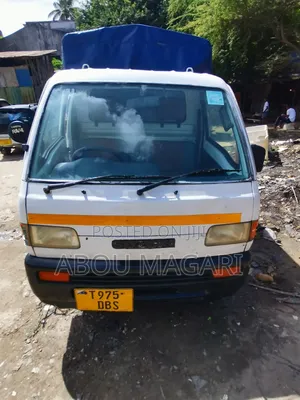 Suzuki Carry 2000 White