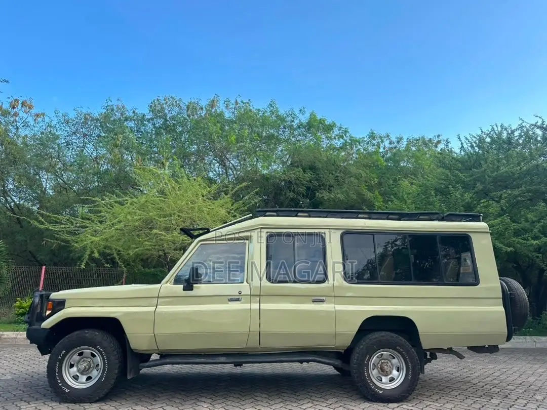 Toyota Land Cruiser 2006 Beige